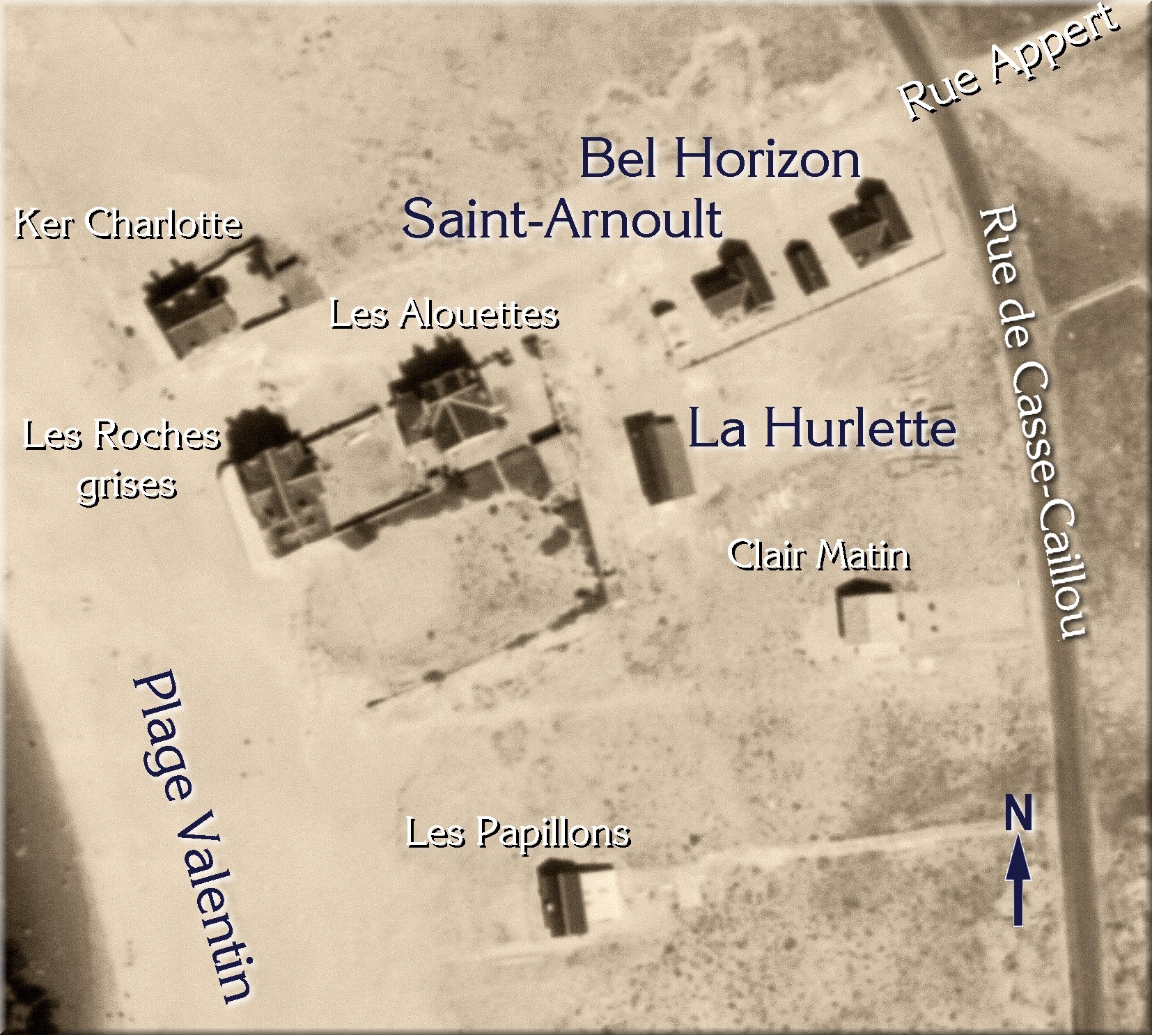 Vue aérienne du site des Chalets Marchand en 1951.
