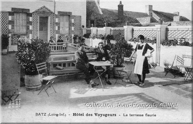 Hôtel des Voyageurs - La terrasse fleurie