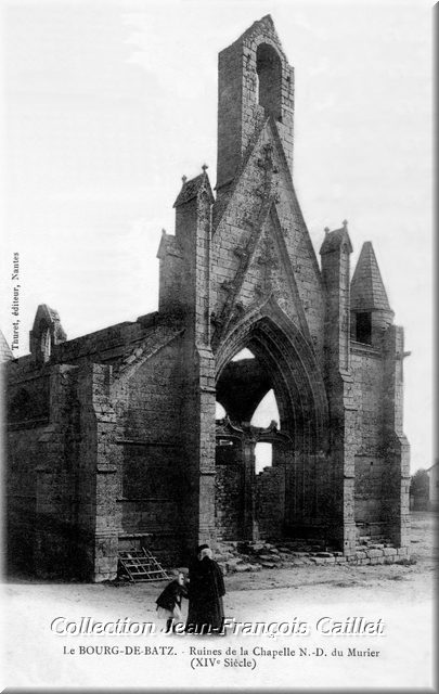 Le Bourg-de- Ruines de la Chapelle N.-D. du Murier (XIVe Siècle)