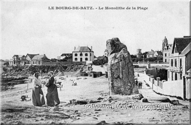 Le Bourg-de- Le Monolithe de la Plage