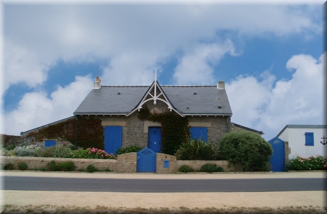 Fa&ccedil;ade nord du chalet &laquo;&nbsp;Les Coquillages&nbsp;&raquo;, pr&eacute;c&eacute;demment &laquo;&nbsp;Bon Accueil&nbsp;&raquo;.